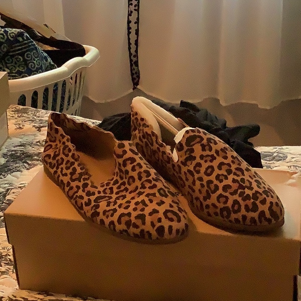 Lucky Brand moccasins and leopard print 6 1/2